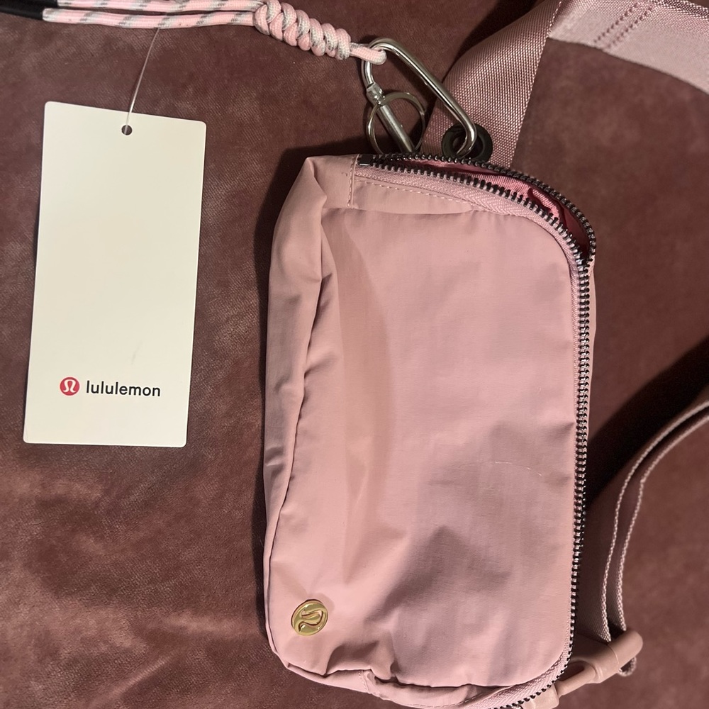 Lululemon belt bags - Picture 3 of 3